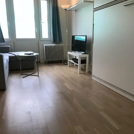 Modern And Super Central! *