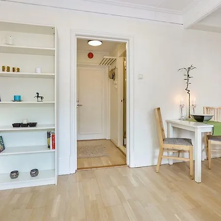 Modern And Super Central!